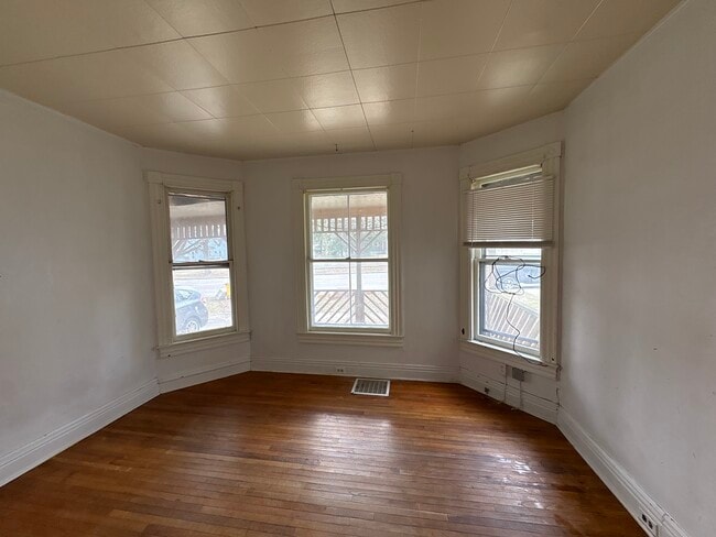 Building Photo - 360 Euclid Ave