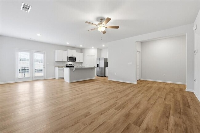 Building Photo - 255 Deerberry Dr