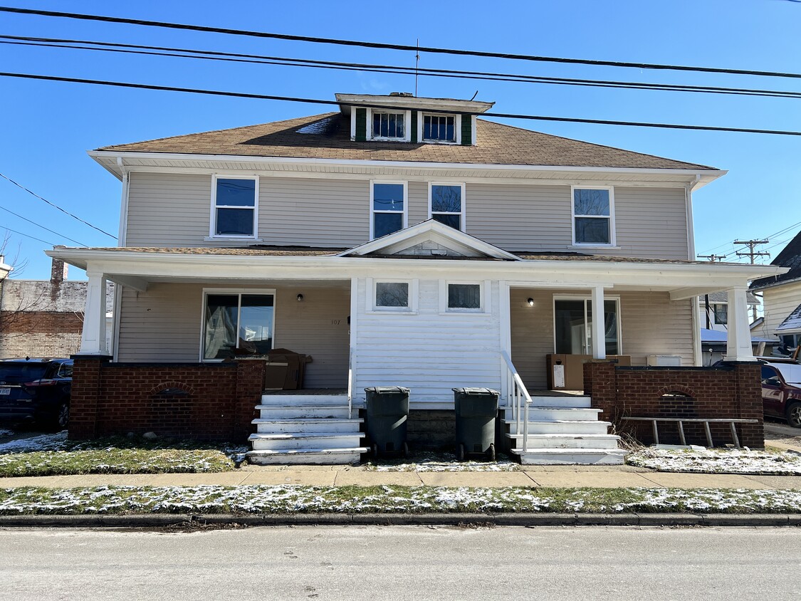 Primary Photo - 111 S Pardee St