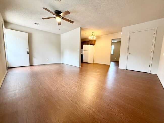 Building Photo - ***407 SE 4th***