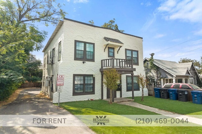 Building Photo - Cozy 1-Bedroom Apartment with Ideal Location and Parking in Blanco & Hildebrand Area