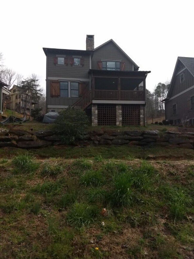 Foto del edificio - $2,150 - 3 Bedroom, 3 Bathroom Fully Furni...