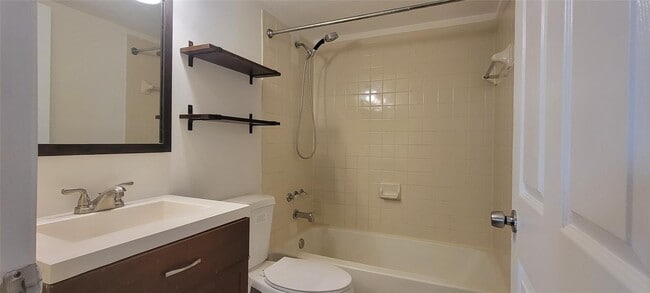 Foto del edificio - 350 Palm Cir W