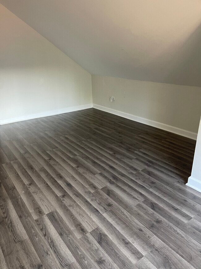 Bedroom - 1640 S 57th Ave