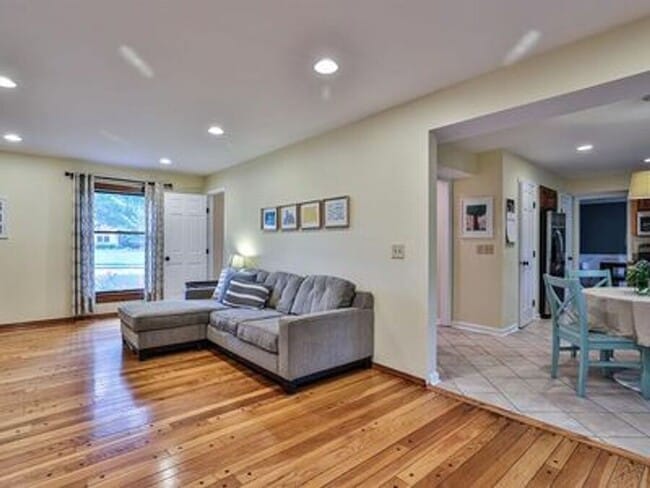 Building Photo - 10623 Convo Ct