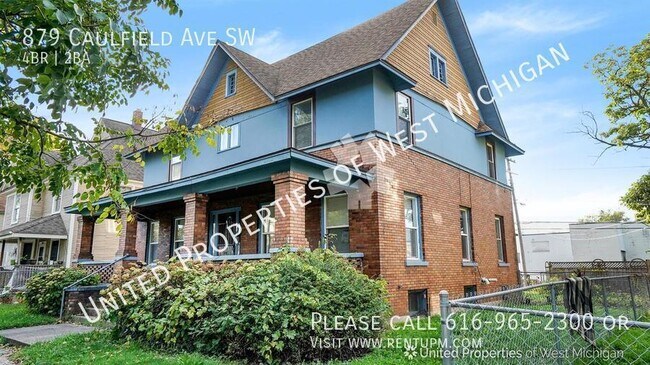 Building Photo - Available Now | Gorgeous 4 Bedroom 2 Bath ...