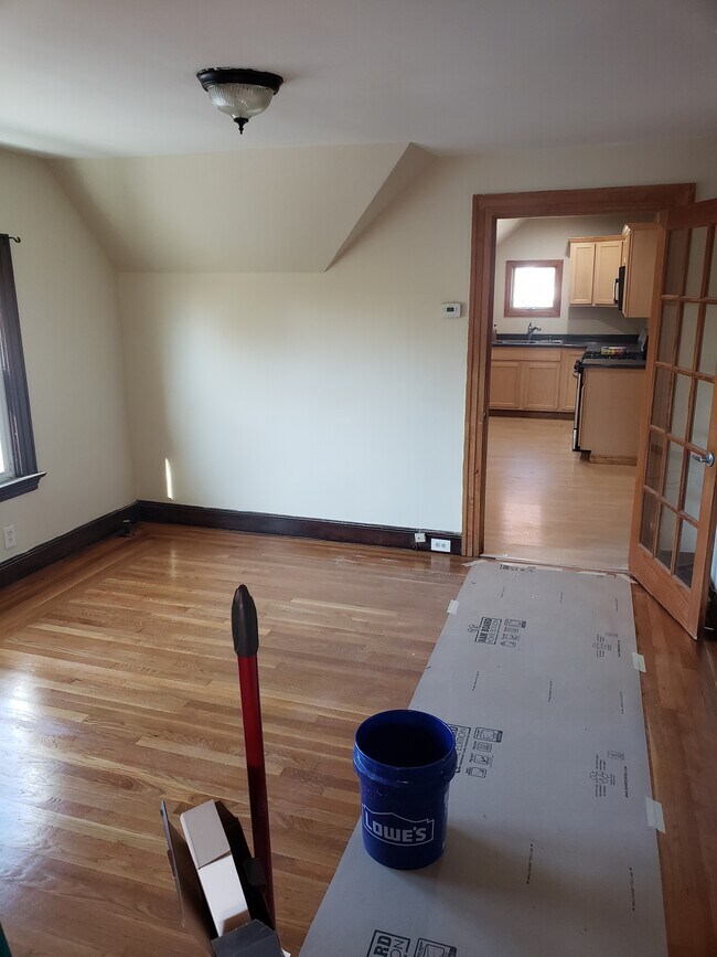 Building Photo - 931 Elm St