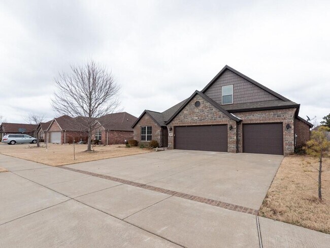 Building Photo - 4005 SW Summerbrook St