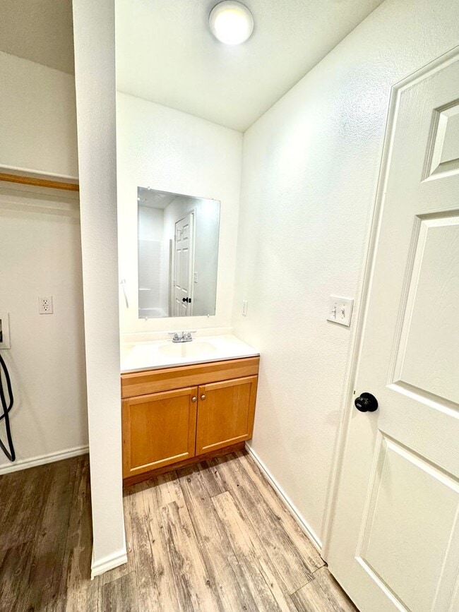 Building Photo - 2117 E Broadway