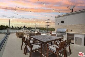 Building Photo - 1712 1/2 Abbot Kinney Blvd