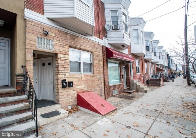 Building Photo - 2049 Snyder Ave