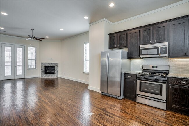 Foto del edificio - 4323 Dickason Ave