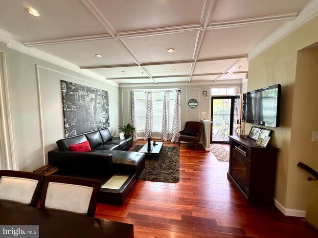 Foto del edificio - 2502 Short Putt Ct