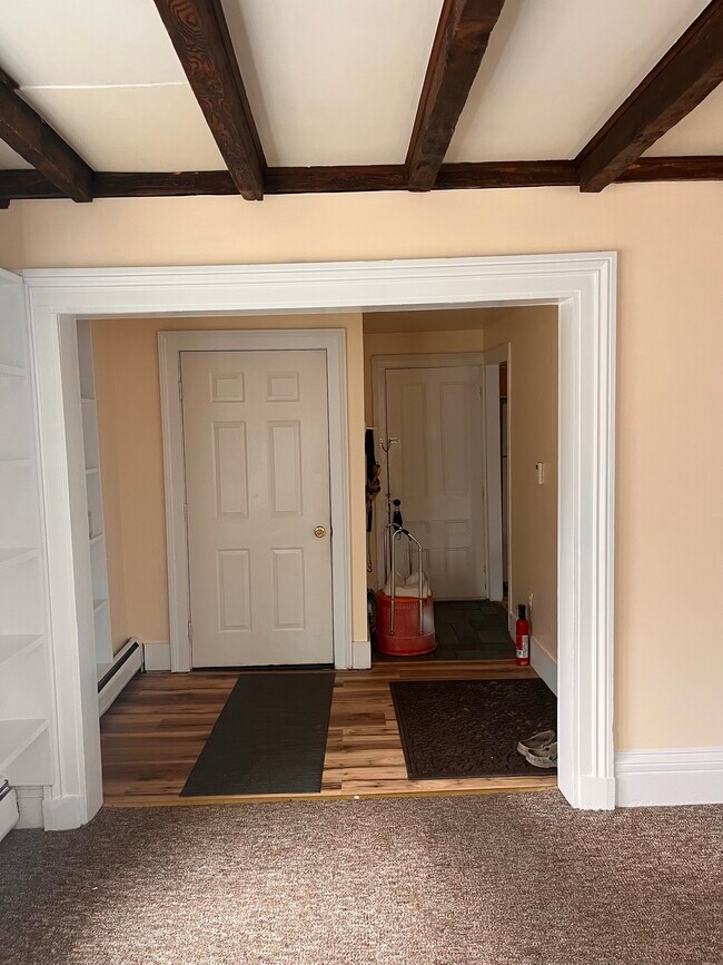 Foto del edificio - 66 S Maple St