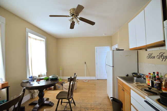 Building Photo - 32 Reedsdale St