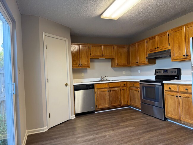 Building Photo - 22 Edgehill Cove
