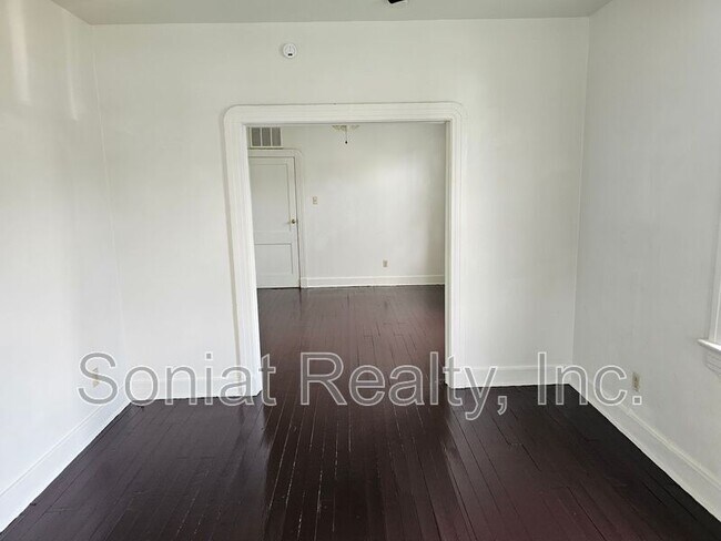 Photo - 215 N Pierce St Apartment