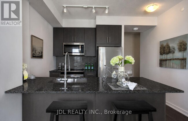 Building Photo - 4055 Parkside Village Dr