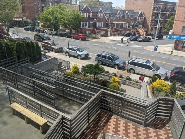 Building Photo - 8630 Grand Ave