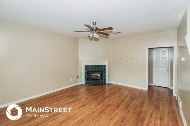 Building Photo - 768 Breeze Way