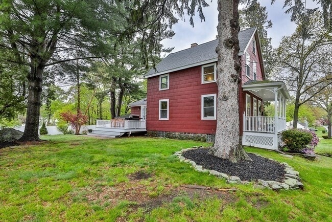 Photo - 107 Greenwood St House