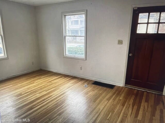 Para pintar según sea necesario - 32 W 8th Ave