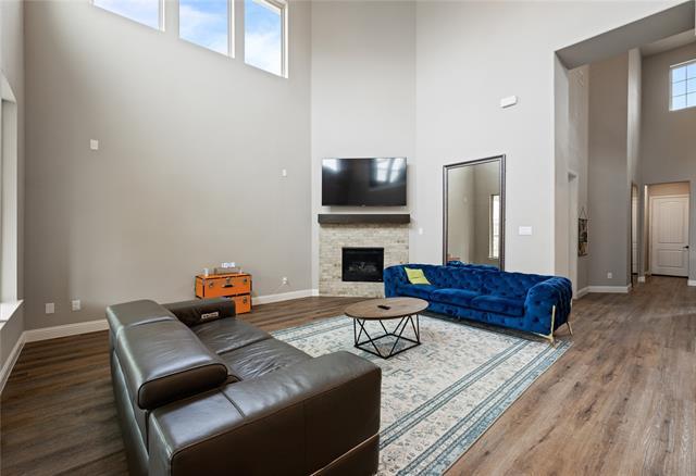 Foto del edificio - 810 Elm Park Dr