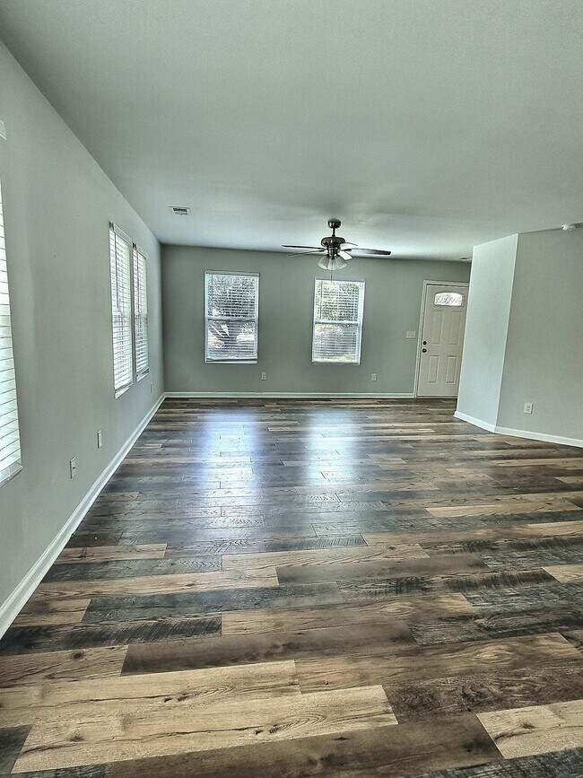 Foto del edificio - 494 Ridgecrest Dr