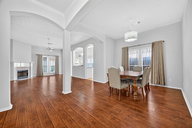 Building Photo - 14007 Hillingdale Ln