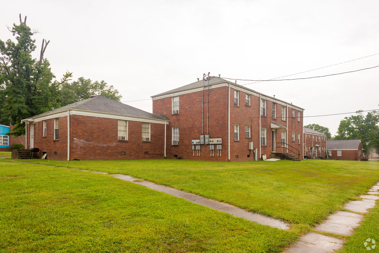 Foto del edificio - Cloverdale Garden Apartments