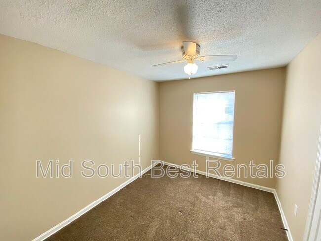 Foto del edificio - 120 Champa Ave