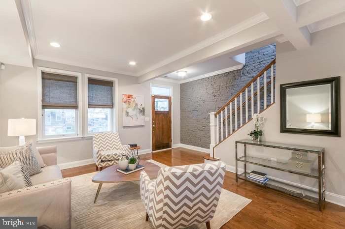 Foto principal - 4319 3rd St NW