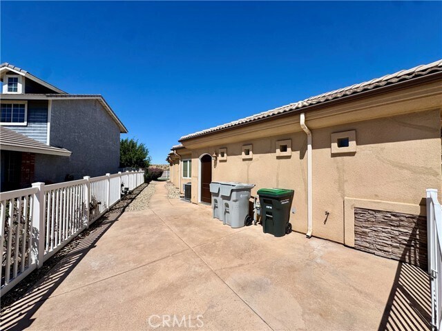Foto del edificio - 13880 Evergreen Ln