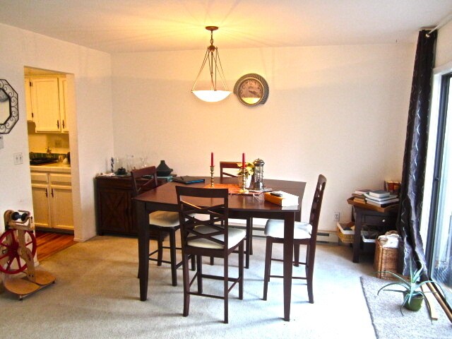 Foto del edificio - 3 Bed 3.5 Bath Townhouse With Garage In Id...