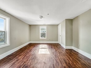 Building Photo - 128 Mt Washington St