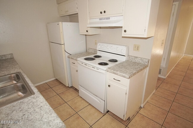 Foto del edificio - 5233 Carousel Dr