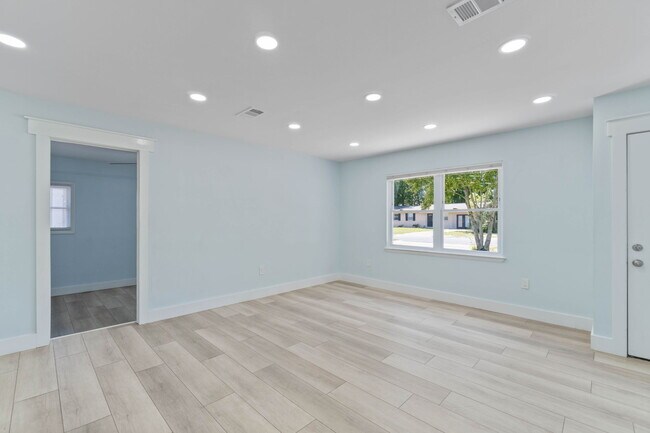 Building Photo - 113 N Audrey Cir NW