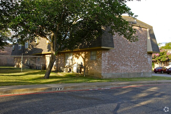 Foto del edificio - Remond Cliff Plaza