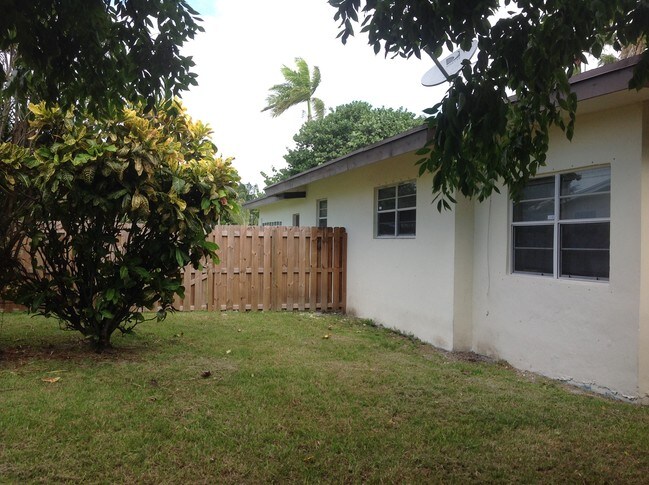 Building Photo - 9560 Caribbean Blvd