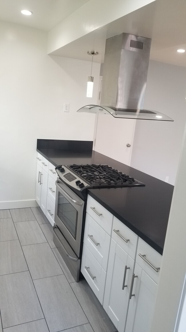 Foto del edificio - 7068 Lanewood Ave