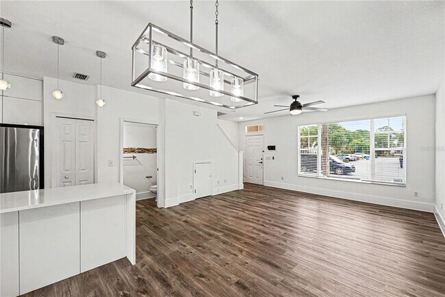 Building Photo - 12268 Country White Cir