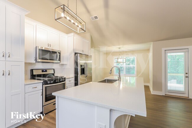 Building Photo - 7030 Lawson Dr