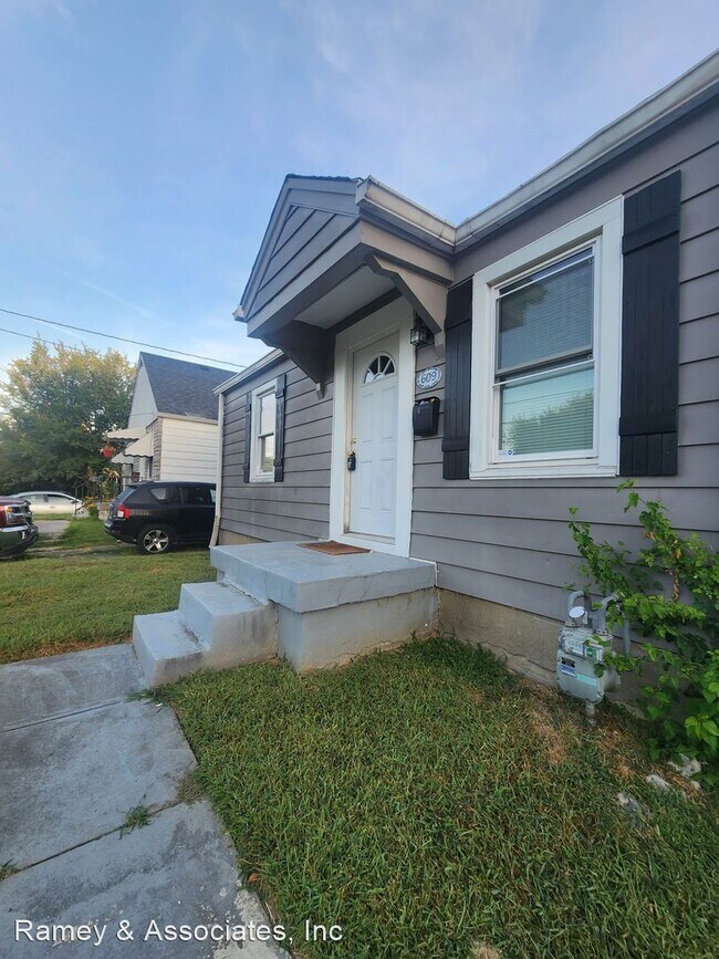 Building Photo - 4 br, 2 bath House - 609 Compton St