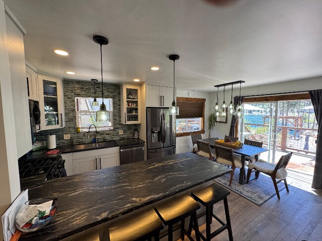 Building Photo - 11869 Deerfield Dr