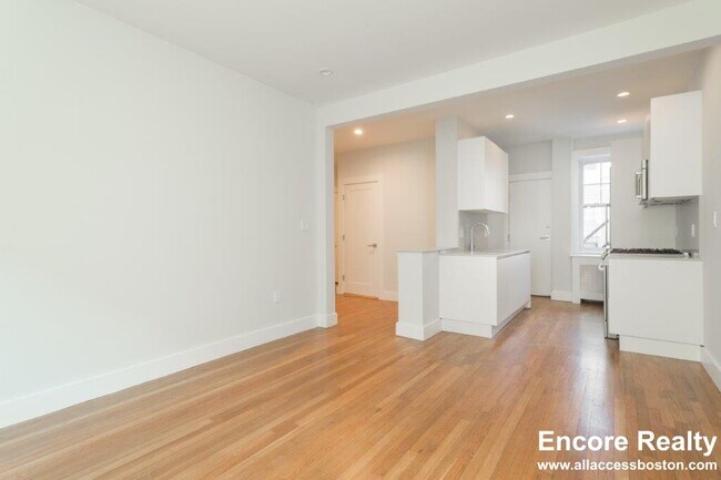 Building Photo - 19 A Forest St