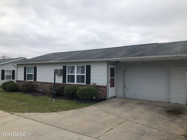 Building Photo - 2 br, 1 bath Duplex - Maple Villas Apartme...
