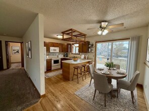 Building Photo - 902 Bayberry Dr