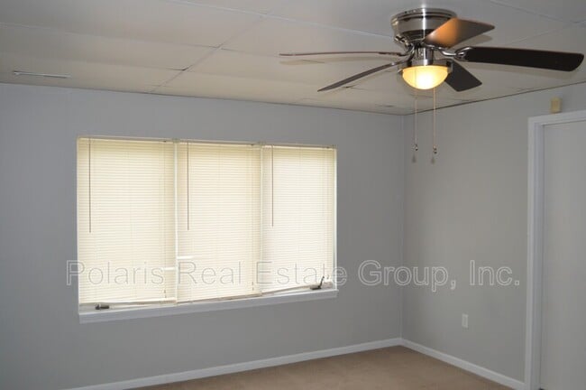 Foto del edificio - 6057 Rosslyn Ave