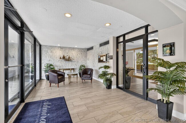 Foto del edificio - 1200 Marine Way E
