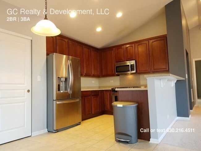 Building Photo - 1002 Reserve Dr